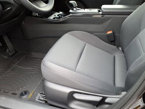 New 2026 Toyota Prius LE image 9