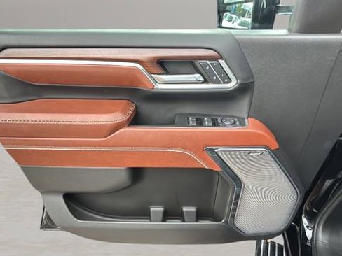 Used 2024 GMC Sierra 2500 Denali Ultimate image 17