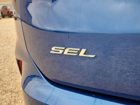 Used 2022 Ford Edge SEL image 8