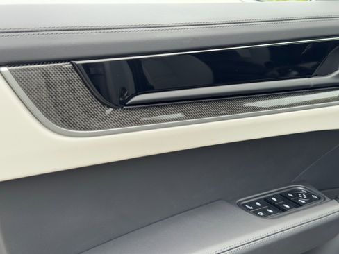 Used 2024 Porsche Cayenne Turbo image 49