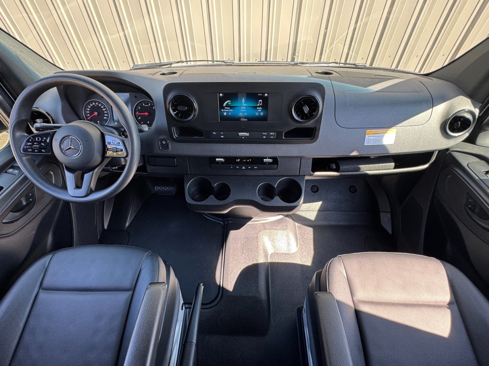 Used 2023 Mercedes-Benz Sprinter 2500 image 10