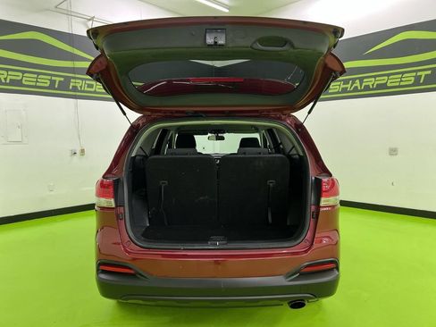 Used 2016 Kia Sorento LX AWD/4WD image 9