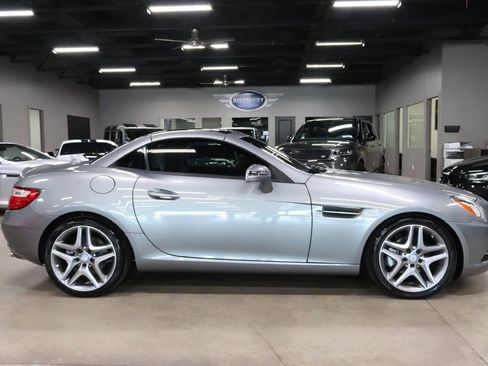 Used 2015 Mercedes-Benz SLK 250 image 12