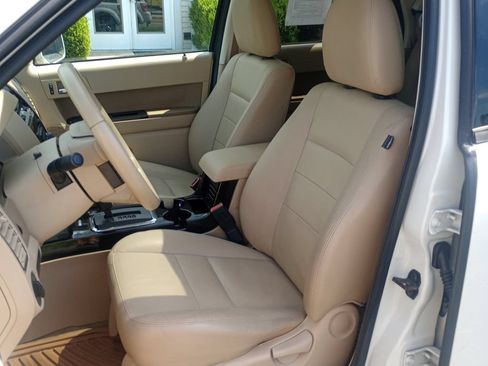 Used 2009 Ford Escape Limited AWD/4WD image 16