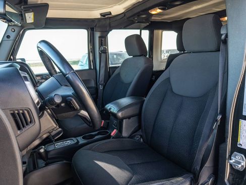 Used 2017 Jeep Wrangler Unlimited Sport image 7