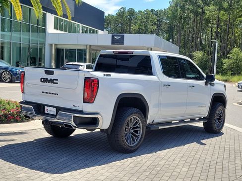 Used 2022 GMC Sierra 1500 SLT w/ SLT Premium Plus Package AWD/4WD image 9