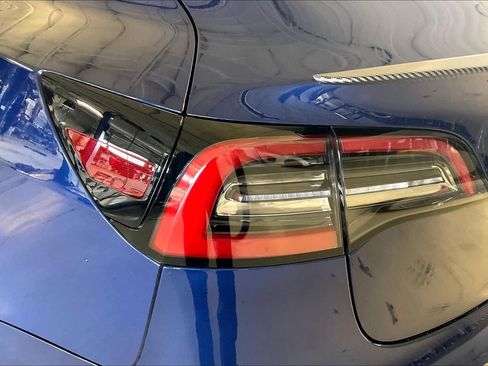 Used 2021 Tesla Model 3 Performance image 25