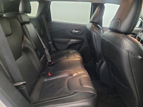 Used 2020 Jeep Cherokee Limited image 19