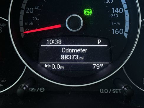 Used 2013 Volkswagen Beetle 2.0T FWD image 17