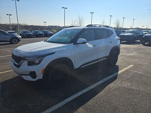 Certified 2022 Kia Seltos Nightfall Edition image 2