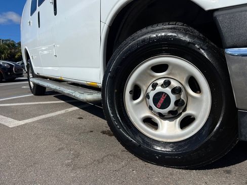 Used 2021 GMC Savana 2500 w/ Driver Convenience Package image 31