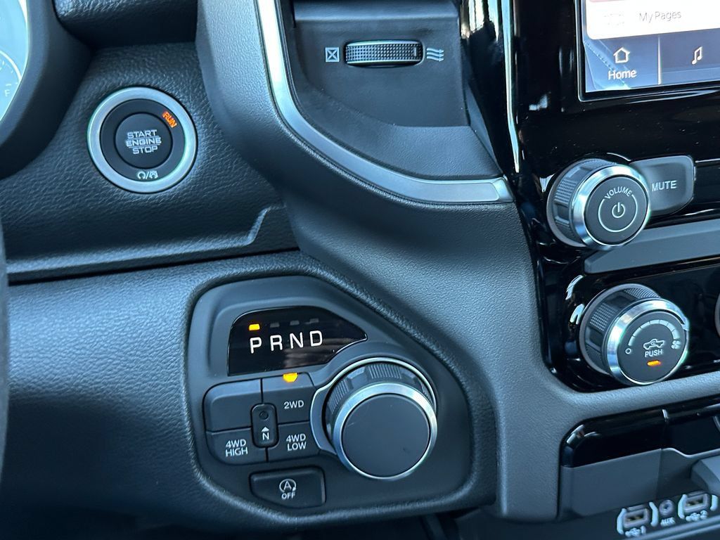 New 2026 RAM 1500 Express AWD/4WD image 27