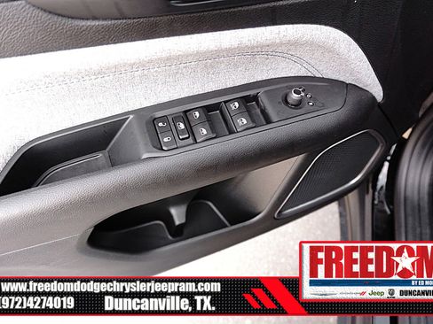 New 2026 Jeep Compass Latitude image 40