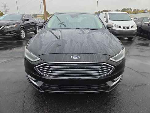 Used 2017 Ford Fusion SE w/ Fusion SE Technology Package image 8