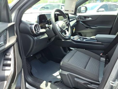 New 2026 Chevrolet Equinox LT w/ Safety and Technology Package AWD/4WD image 11