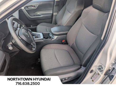 Used 2025 Toyota RAV4 XLE image 8