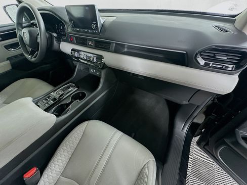 Used 2023 Honda Pilot LX image 30