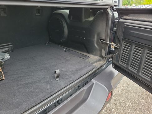 Used 2022 Jeep Wrangler Unlimited Sahara AWD/4WD image 26