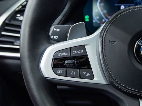 Used 2022 BMW X6 xDrive40i w/ M Sport Package image 15