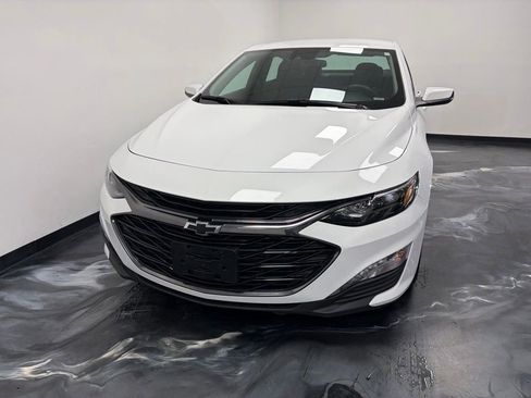 Used 2024 Chevrolet Malibu LT w/ Sport Edition image 3