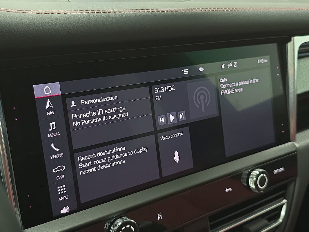 Certified 2025 Porsche Macan S AWD/4WD image 16