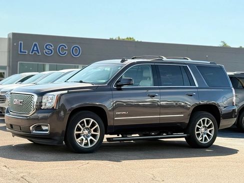 Used 2017 GMC Yukon Denali AWD/4WD image 1