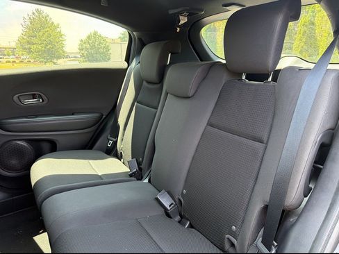 Used 2019 Honda HR-V Sport image 9