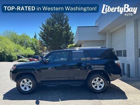 Used 2021 Toyota 4Runner SR5 Premium w/ Moonroof Package AWD/4WD image 4