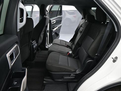Certified 2022 Ford Explorer XLT image 18