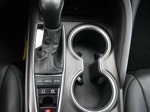 Used 2021 Toyota Camry XLE image 20