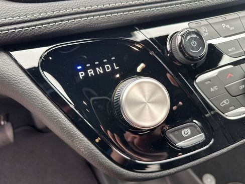 New 2026 Chrysler Pacifica Select image 22