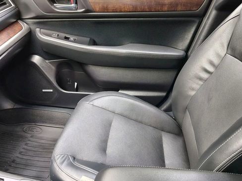 Used 2016 Subaru Outback 3.6R Limited AWD/4WD image 25