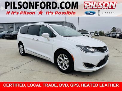 Used 2017 Chrysler Pacifica Touring-L Plus w/ Tire & Wheel Group
