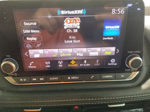Used 2023 Nissan Rogue SV FWD image 25