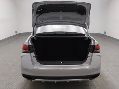 Used 2024 Nissan Versa S FWD image 29