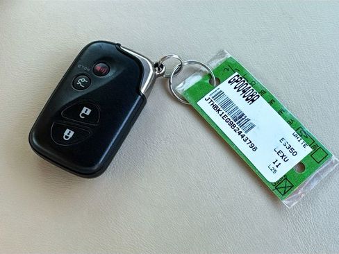 Used 2011 Lexus ES 350 image 34