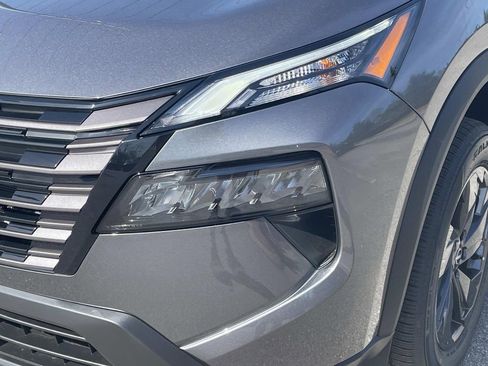 New 2026 Nissan Rogue SV FWD image 9