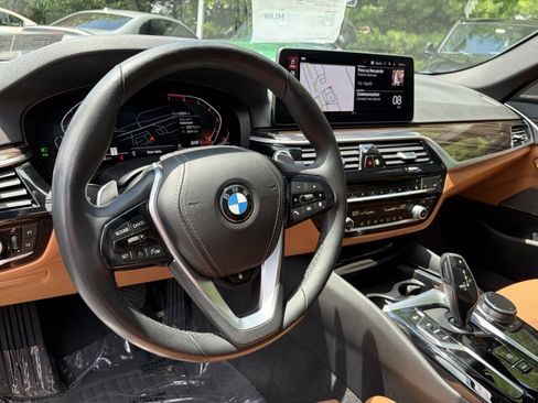 Used 2023 BMW 530i xDrive w/ Premium Package AWD/4WD image 11