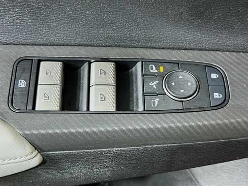 Used 2024 Mitsubishi Outlander SEL image 15