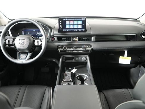 Used 2025 Honda Pilot Elite image 10