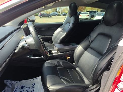 Used 2018 Tesla Model 3 Long Range image 9