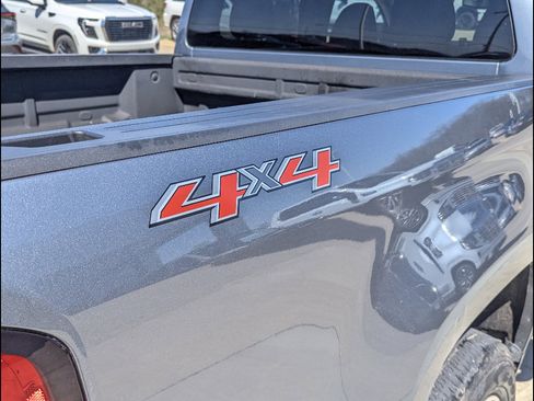 Used 2019 Chevrolet Colorado LT image 11