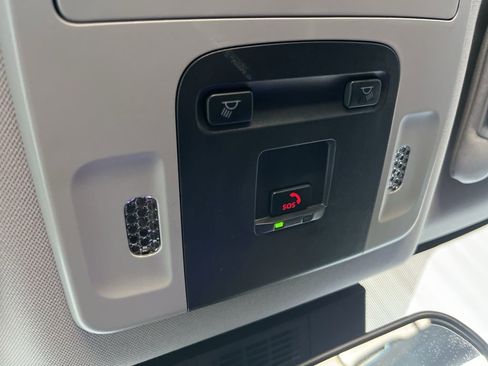 Used 2025 Toyota Camry LE image 17