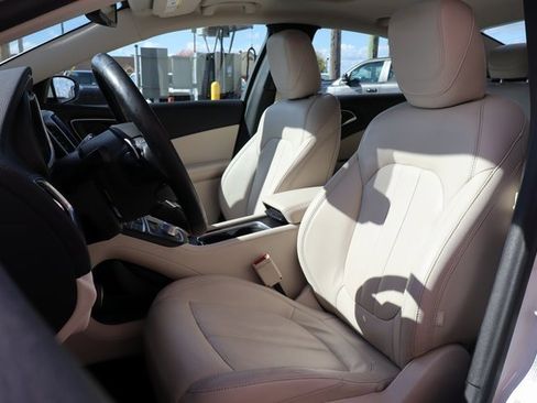 Used 2017 Chrysler 200 Limited Platinum w/ Comfort & Convenience Group image 8