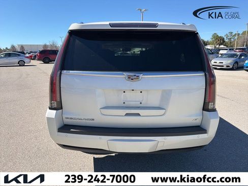 Used 2015 Cadillac Escalade ESV Platinum image 9