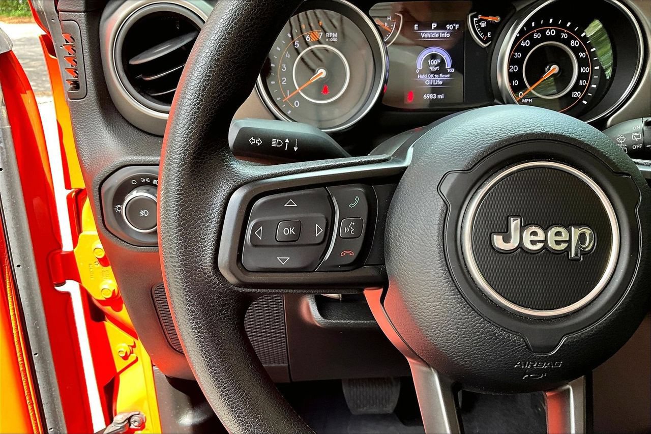 Used 2023 Jeep Wrangler Sport AWD/4WD image 9