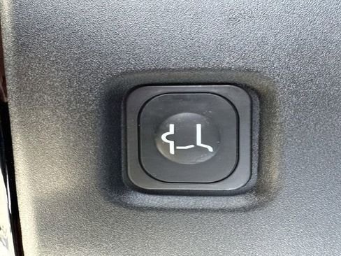 New 2026 Lincoln Navigator L Reserve AWD/4WD image 14