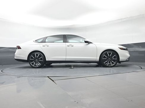 Certified 2024 Honda Accord Touring image 40
