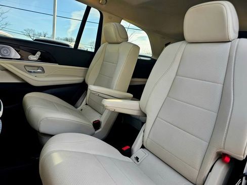 Used 2020 Mercedes-Benz GLS 450 4MATIC image 25