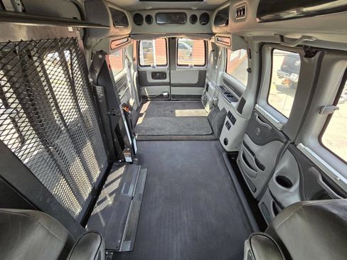 Used 2013 GMC Savana 1500 image 28